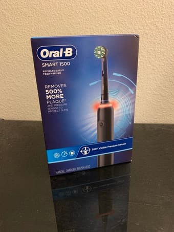 Oral B Smart 1500 Electric Toothbrush 1