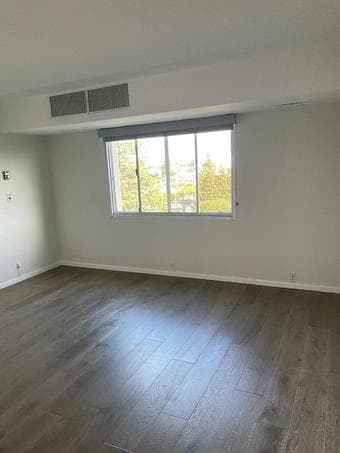 Private room in 3B/2b 5 min walk from campus. 1