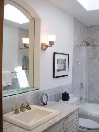 8-min Bike from Campus: Immaculate Room in House 2