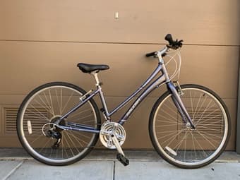 2015 Raleigh Detour 4.5 Hybrid Bicycle 1