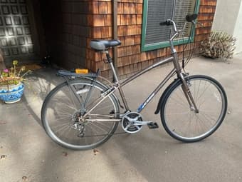 Selling KHS hybrid bike w/ fenders & rack 1