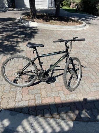 Bike for Sale -- good for 5'1-5.6 1