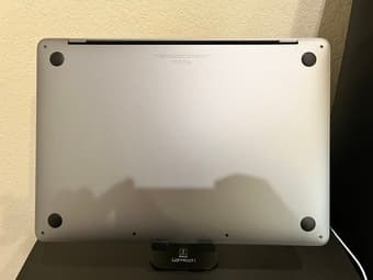 2019 MacBook Pro 13" (i5, 8GB, Touch Bar) Mint Condition + New Battery 3
