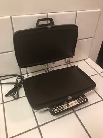 Vintage Electric Griddle / Waffle Iron 2