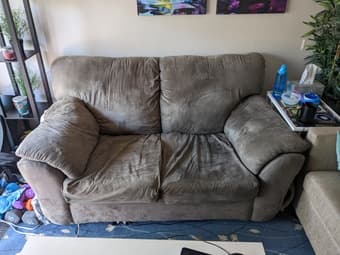 Couch/loveseat 1