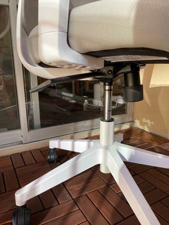 Selling an assembled office chair 2