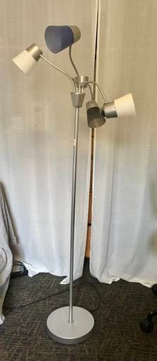 Multihead floor lamp 1