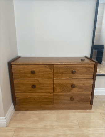 Dresser 1