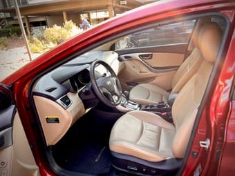 2013 Hyundai Elantra, 22,000 mi 1
