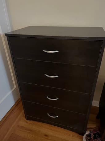 Dresser 1