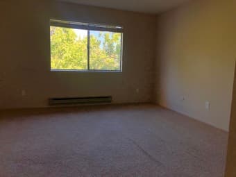 Palo Alto master bedroom room available June 1st - 12 min bike 2