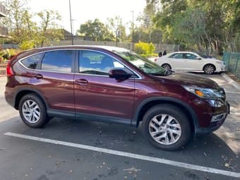 2016 Honda CR-V EX (available for pick up on 14 June) - low miles 2