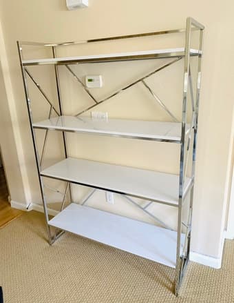 Modern silver and gloss white curio/bookshelf 1