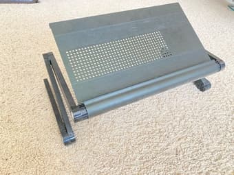 Adjustable laptop stan 1