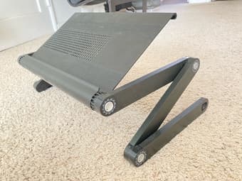 Adjustable laptop stan 2