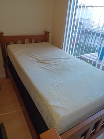 Tempurpedic Twin XL box spring and frame 2