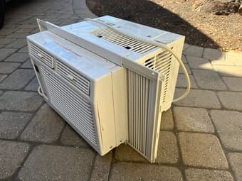 Window air conditioner 3