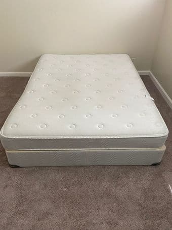 matress + bed frame + bed table 1