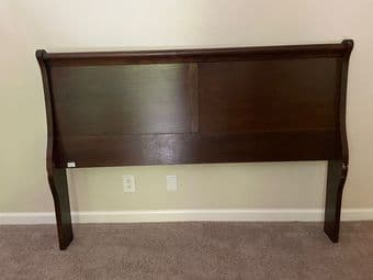 matress + bed frame + bed table 3