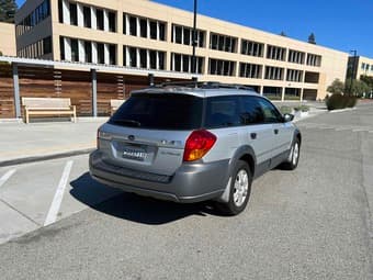 2005 Subaru Outback 2.5i AWD w/ CarPlay, 119K miles in great condition 3
