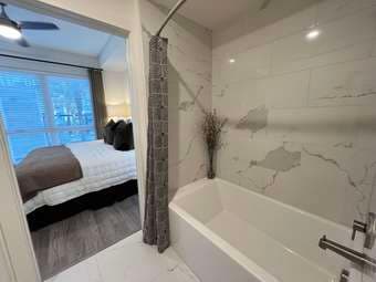 Luxury Master Bedroom (1B1B) available in SOMA, San Francisco 3