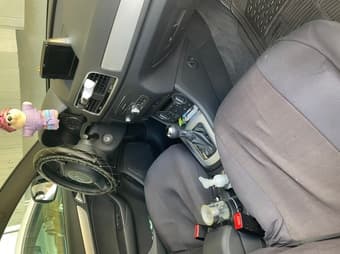 Audi q3 2018 with apple care 2