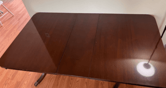 Sturdy and extendable dining table with very good condition 3