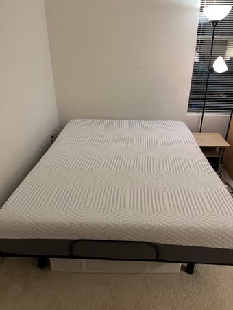 Like new queen mattress + adjustable base 2