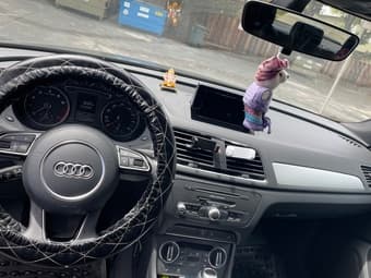 Audi Q3 2018 Model Low miles with apple care 1