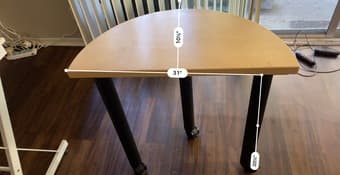 movable tri-leg table 1