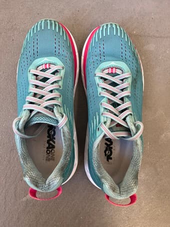 Women's Hokas, bathmat, climbing rope, clothes 1