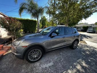 2013 Porsche Cayenne 6Cyl, Clean Title, No accident 2