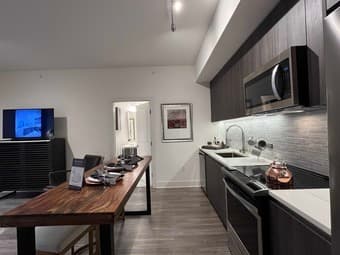 Luxury Master Bedroom w Private Bath in SOMA, San Francisco (Sep 9-18) 3