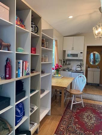 Charming furnished cottage studio near Stanford 1
