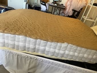 Medium-extra Firm Hybrid mattress - Full (original $1350) 1