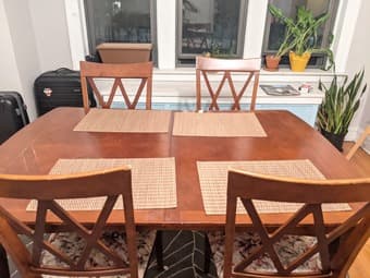 Sleek and Nice Dining Table Set with 4 Chairs, 4 Stylish Placemats 1