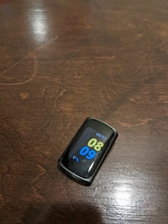 Fitbit Charge 5 1