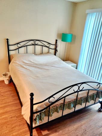 Queen Size Metal Bed Frame For Sale 1
