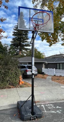 Spalding Shatter-Proof Polycarbonate basketball hoop 1