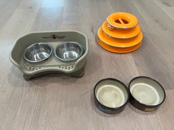Pet water bowl set, pet toy, pet food bowls 1