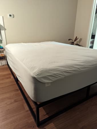 Queen size bed frame and mattress 2