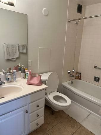 Furnished Master bedroom and bathroom walk to Stanford and downtown PA 3