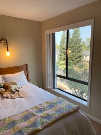 Like new Wayfair full bed frame 3