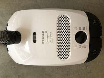 Miele Olympus 300 with accessories + bags 1