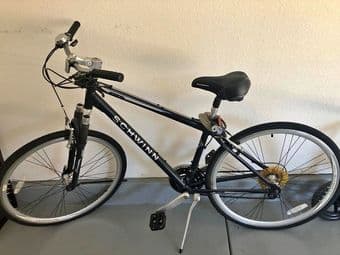Schwinn Men's Trailway 700c/28" Hybrid Bike 1