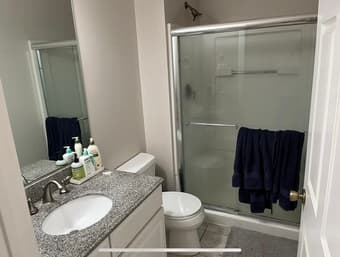 1br/1ba in campus-adjacent house starting spring quarter! 3
