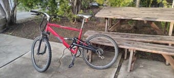 Red K2 Bike for sale together with Helmet and Lock 3