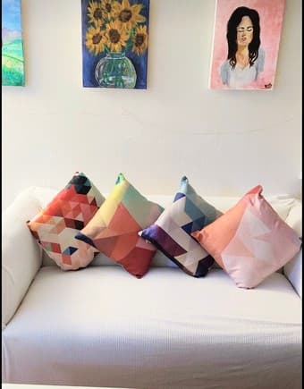 Couch with 3 couch covers 1