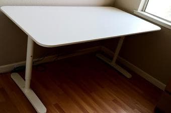 White desk (Ikea BEKANT) 2
