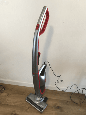 2 in 1 Cordless Lightweight Stick Vacuum Cleaner (Deik). 1